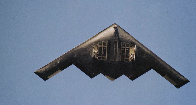 AS Kaim Pesawat Siluman B-2 Serang Peluncur Rudal Iran dengan Bom 1 Ton